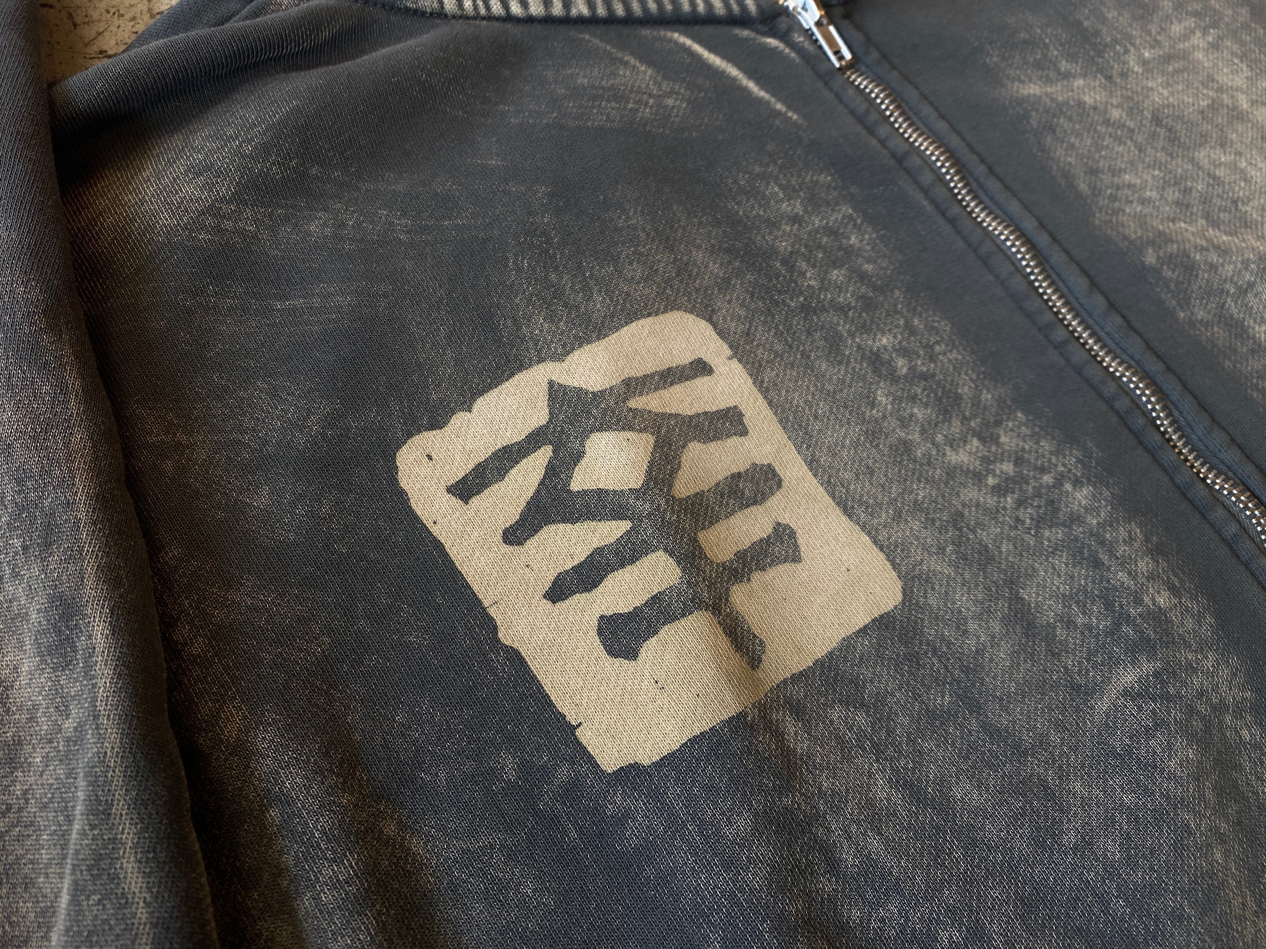SACHI Stamp Zip Hoodie in Charcoal | SACHI.LA